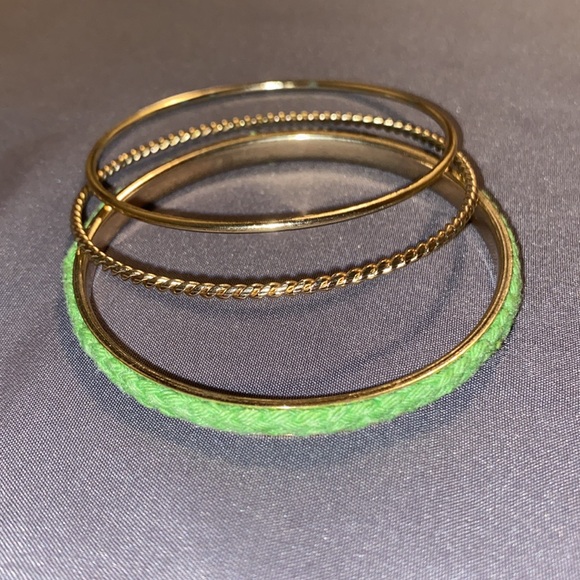 Miscellaneous Vintage Costume Jewelry Bundle Hoops and Bangles - Picture 13 of 14